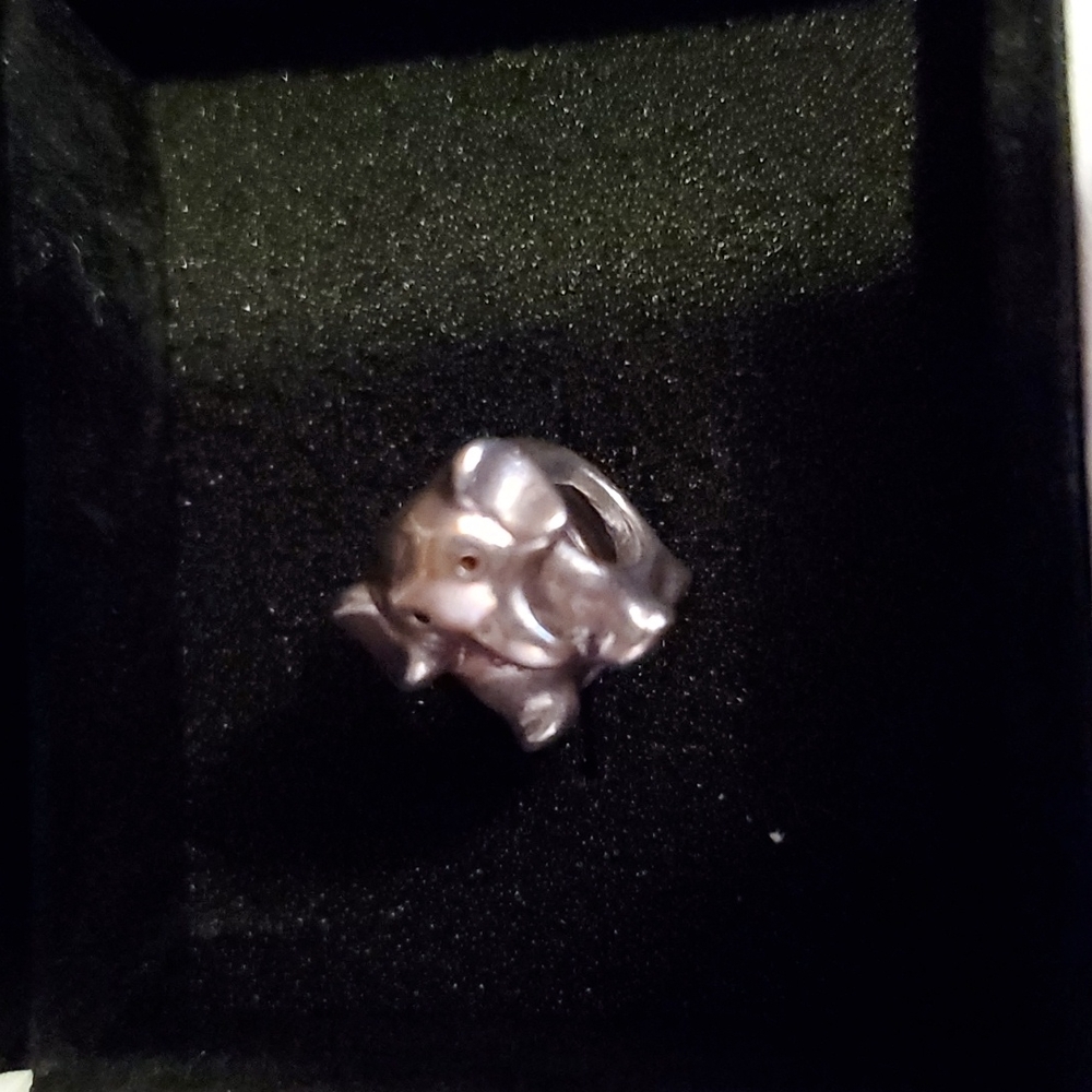 Pandora elephant charm- Retired